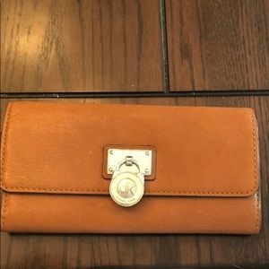 Michael Kors Hamilton wallet